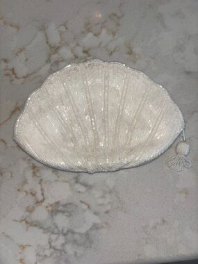 Vintage White Beaded Shell Clutch
